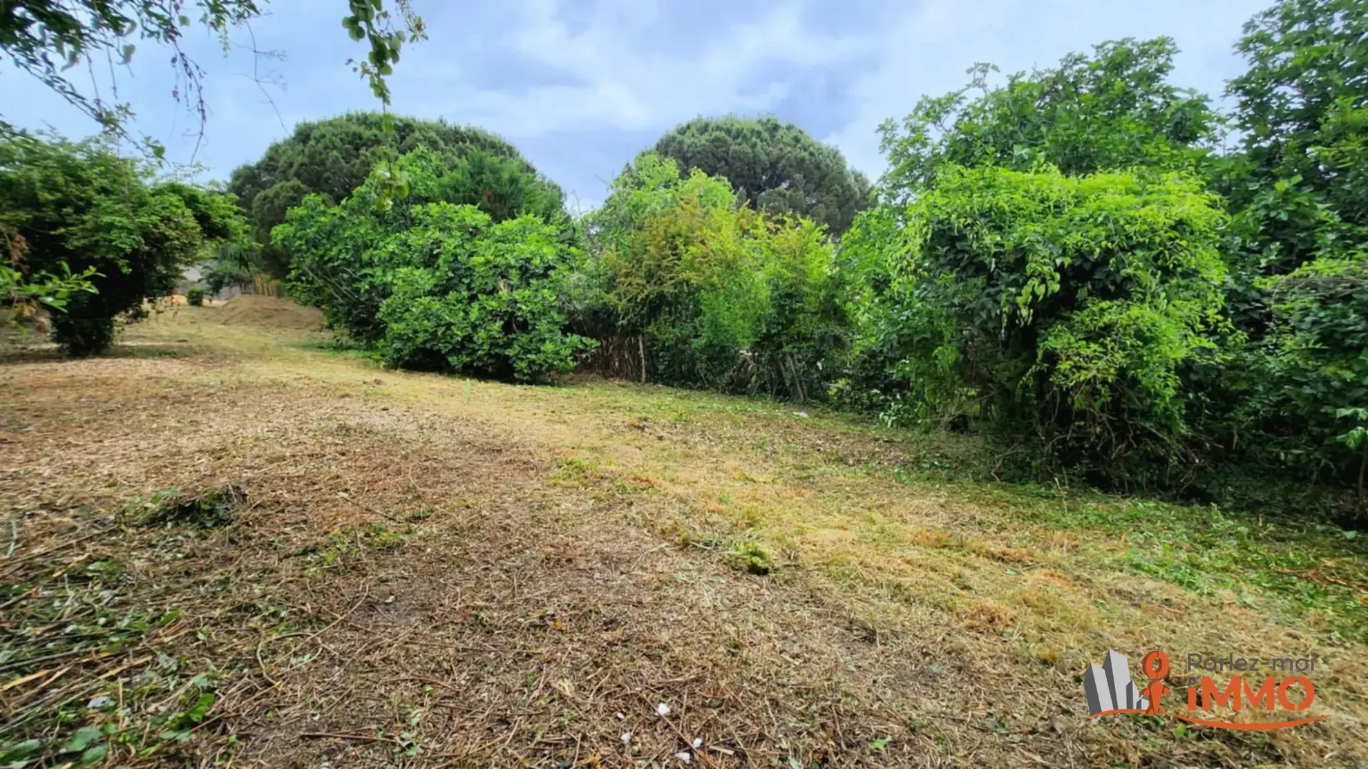 Terrain constructible de 829 m² à Givors, secteur calme et résidentiel 