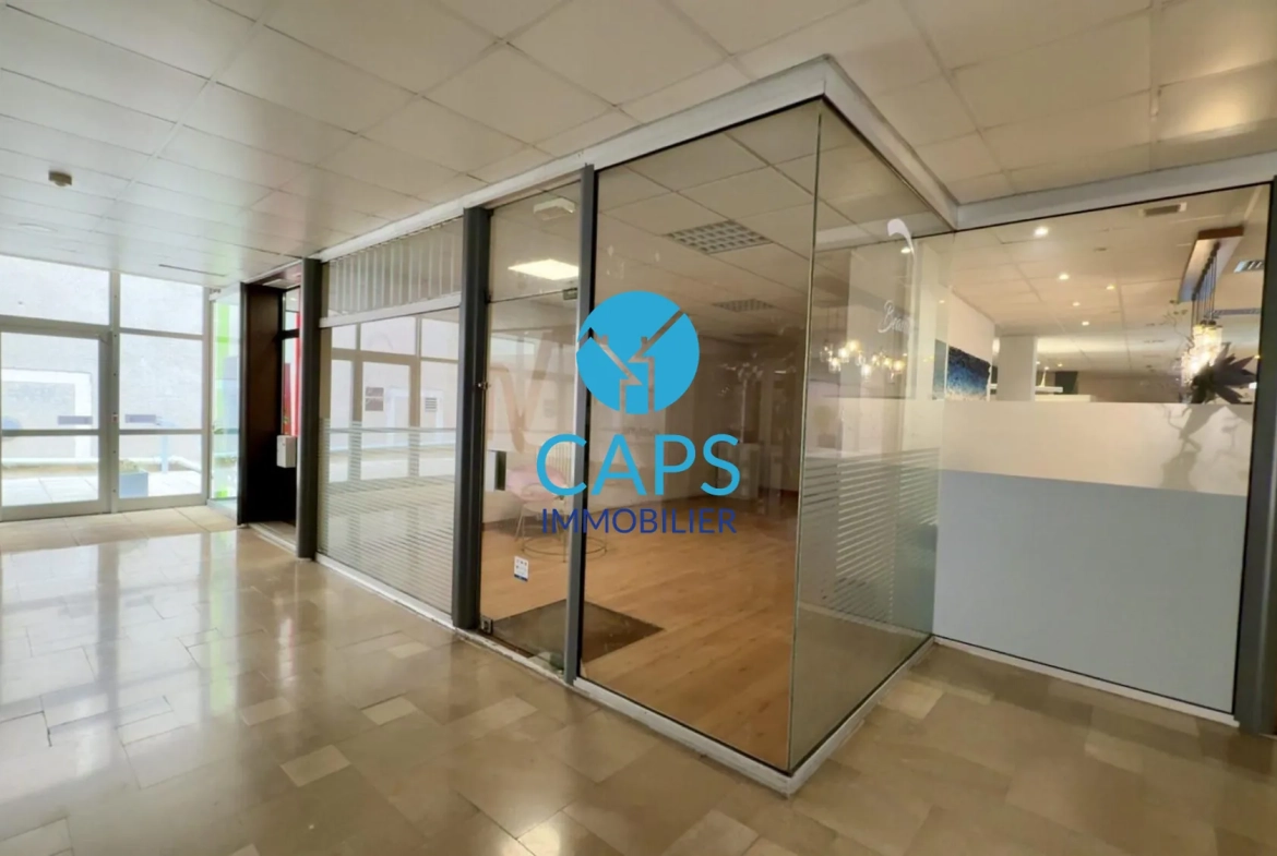 Local commercial à vendre à Cahors, 70 m², accessibilité PMR, proximité parking 