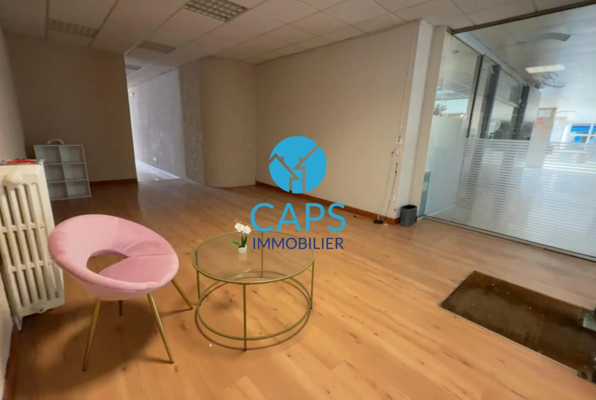 Local commercial à vendre à Cahors, 70 m², accessibilité PMR, proximité parking 