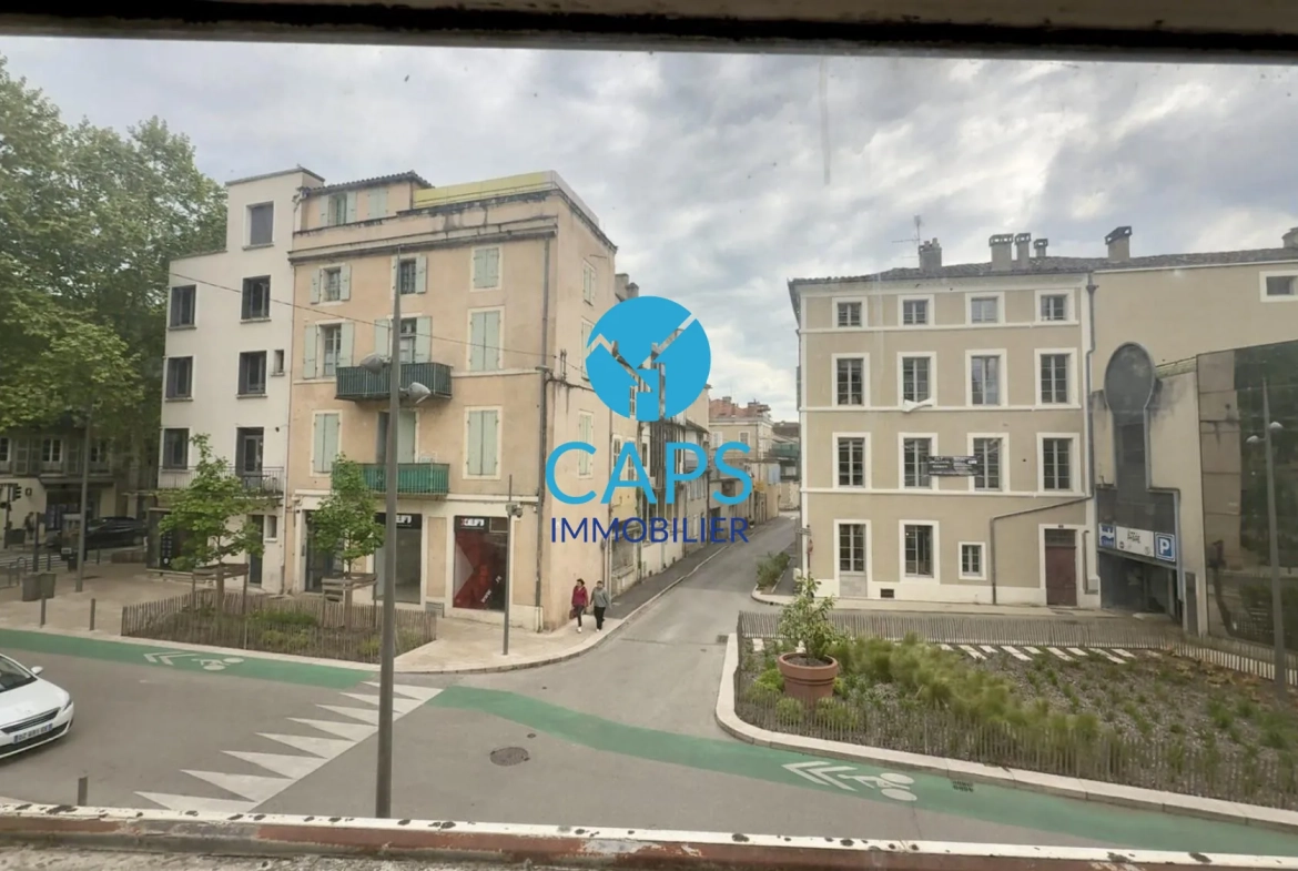 Local commercial à vendre à Cahors, 70 m², accessibilité PMR, proximité parking 