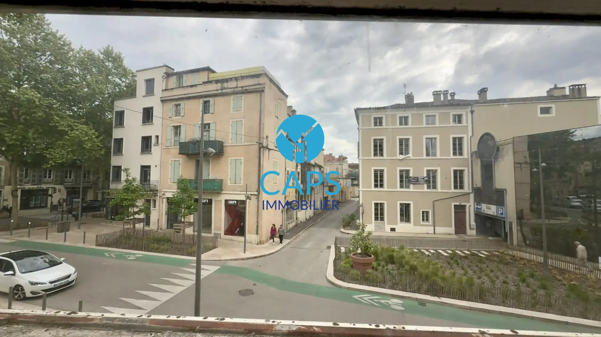Local commercial à vendre à Cahors, 70 m², accessibilité PMR, proximité parking 