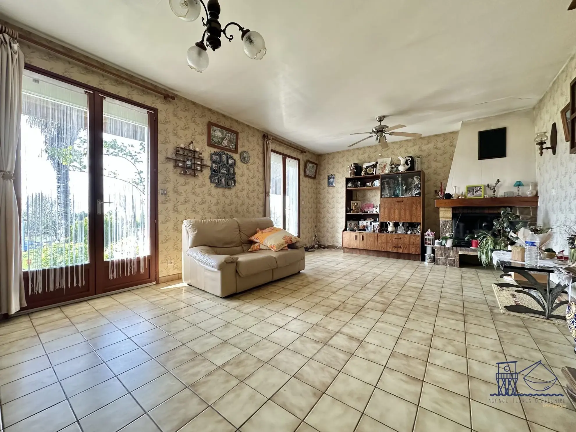 Maison à vendre à Floirac avec grand terrain, luminosité et potentiel 