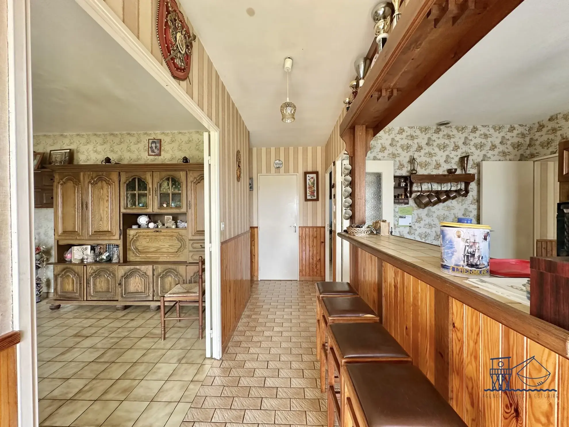 Maison à vendre à Floirac avec grand terrain, luminosité et potentiel 