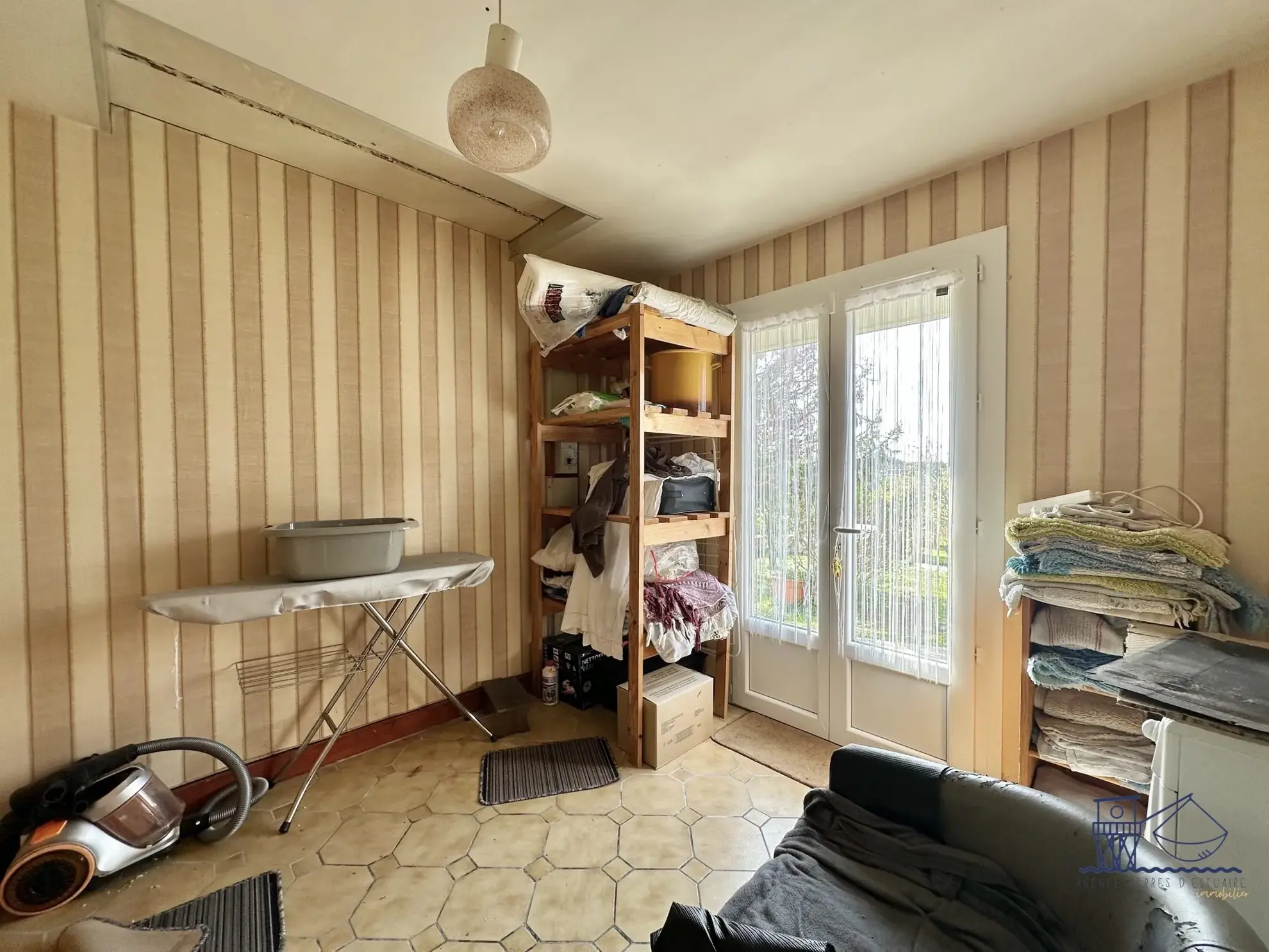 Maison à vendre à Floirac avec grand terrain, luminosité et potentiel 