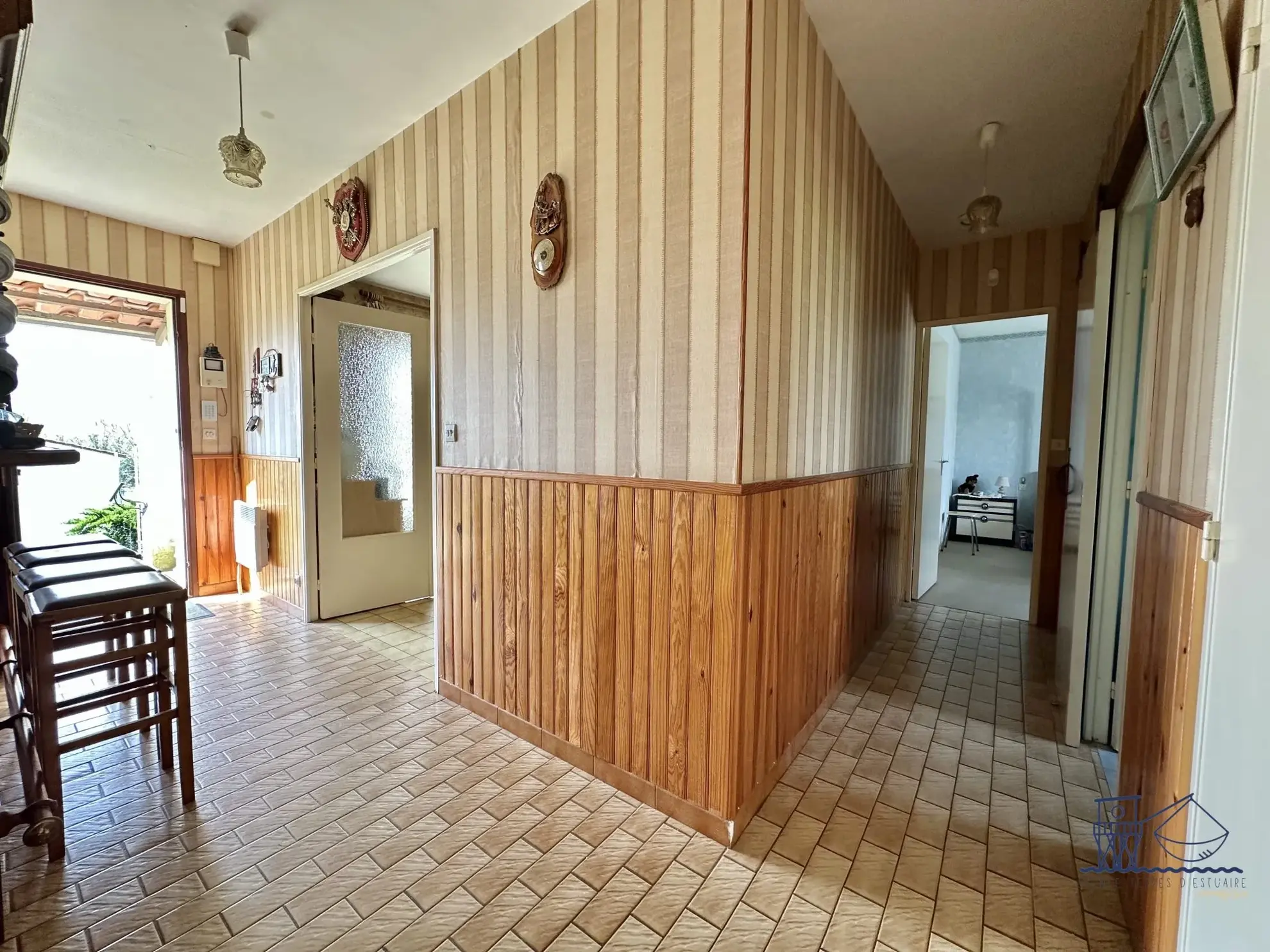 Maison à vendre à Floirac avec grand terrain, luminosité et potentiel 