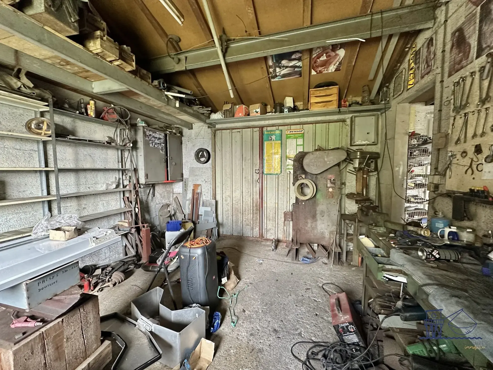 Maison à vendre à Floirac avec grand terrain, luminosité et potentiel 