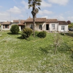 Maison à vendre à Floirac avec grand terrain, luminosité et potentiel