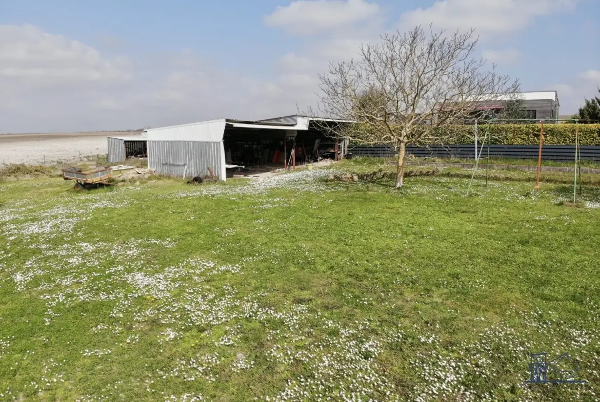 Maison à vendre à Floirac avec grand terrain, luminosité et potentiel 