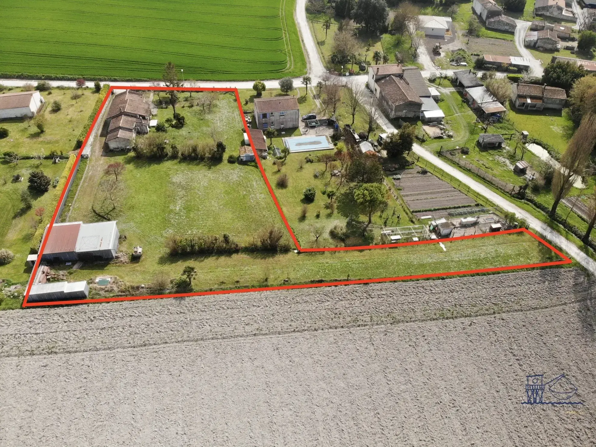 Maison à vendre à Floirac avec grand terrain, luminosité et potentiel 