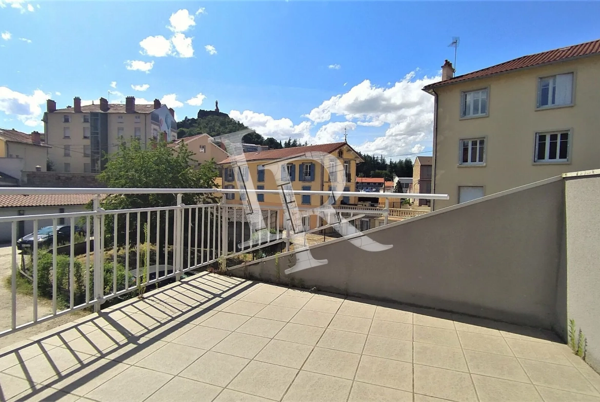 Maison de ville F4-F5 de 132 m² avec terrasse et garage à Le Puy-en-Velay 