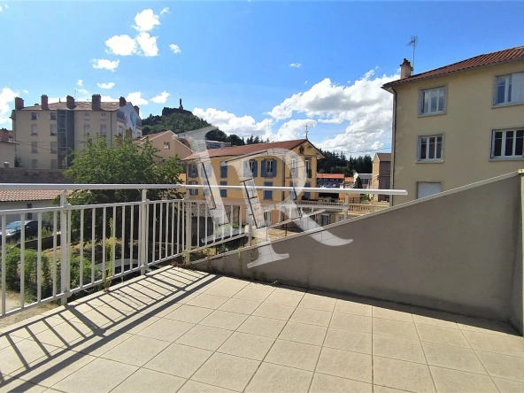 Maison de ville F4-F5 de 132 m² avec terrasse et garage à Le Puy-en-Velay