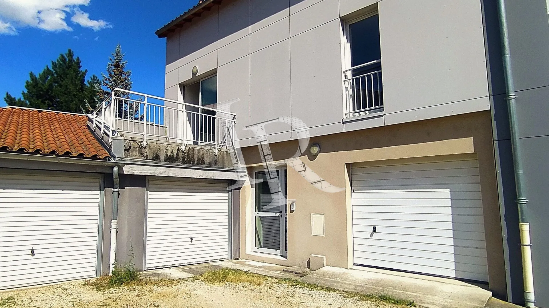 Maison de ville F4-F5 de 132 m² avec terrasse et garage à Le Puy-en-Velay 