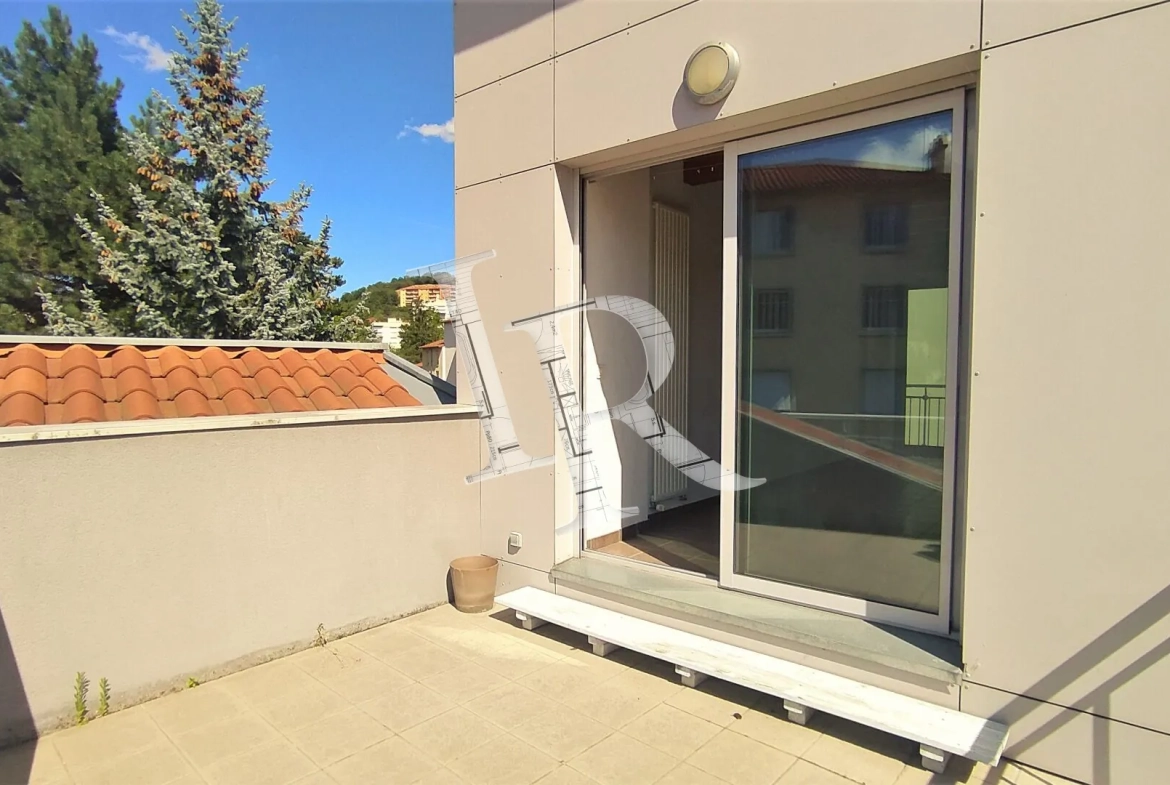 Maison de ville F4-F5 de 132 m² avec terrasse et garage à Le Puy-en-Velay 