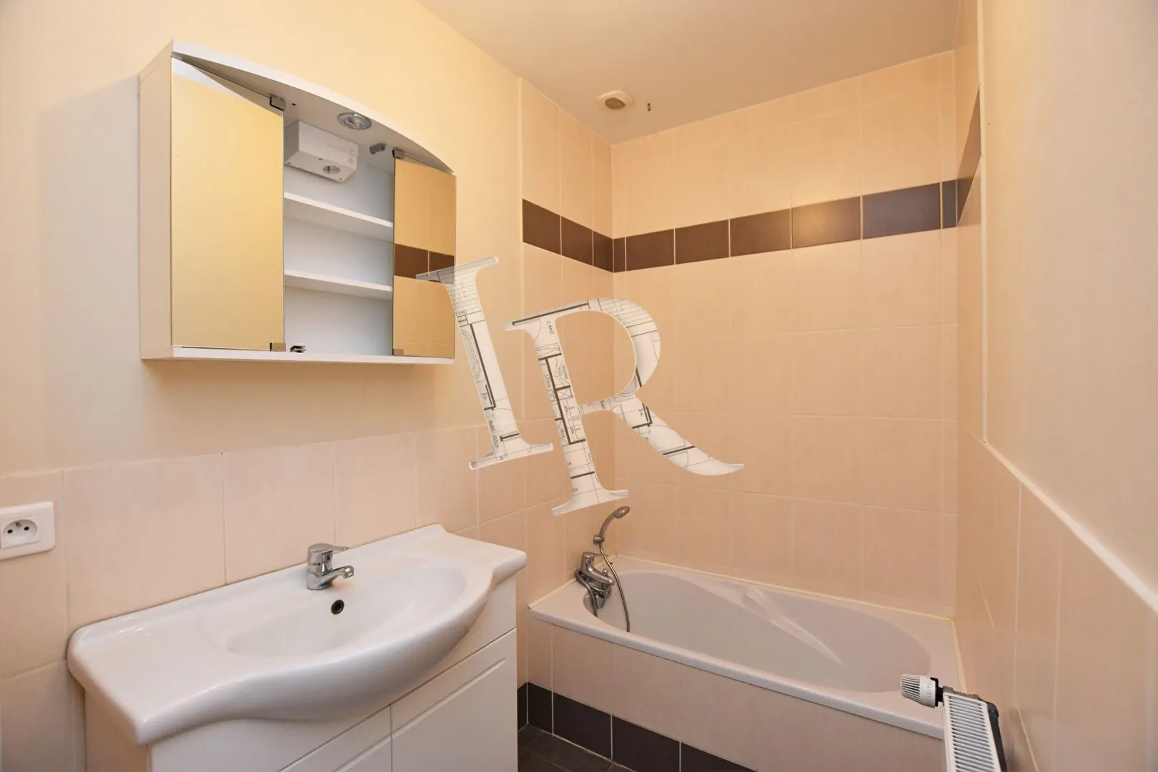 Maison de ville F4-F5 de 132 m² avec terrasse et garage à Le Puy-en-Velay 