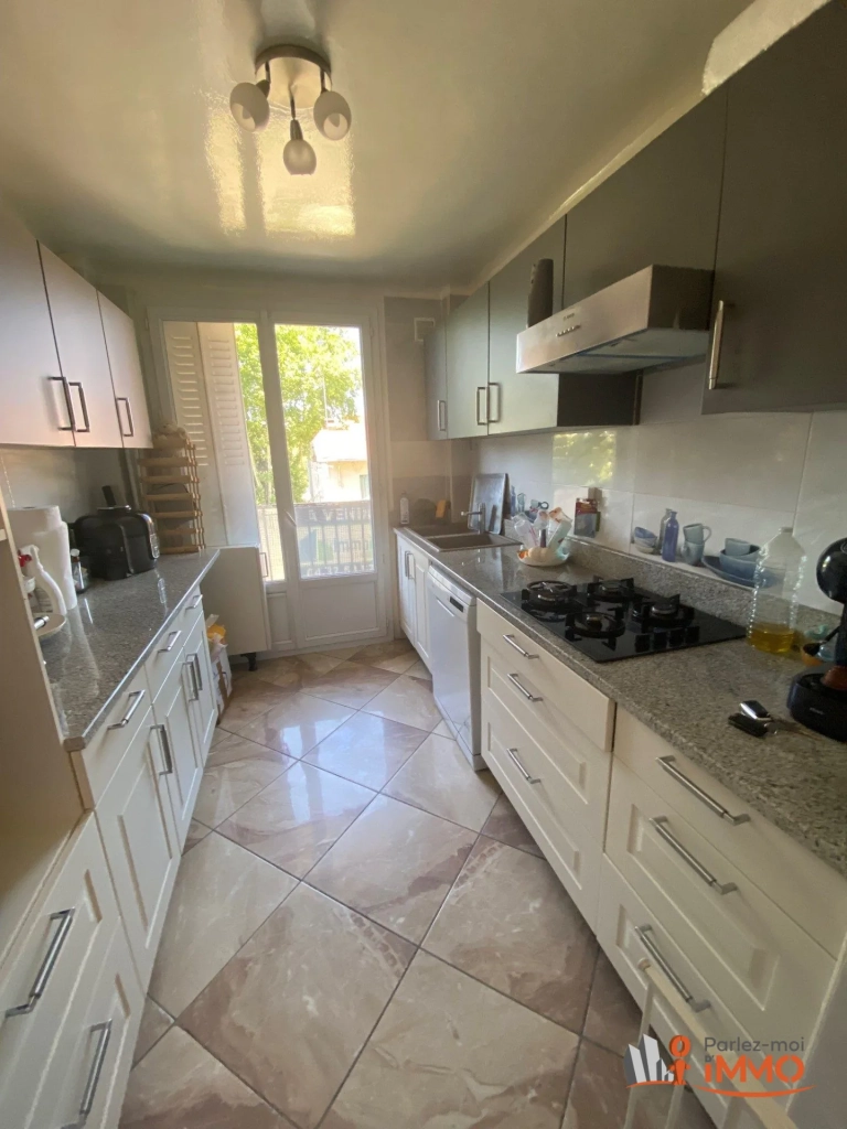 Appartement T3 spacieux au Puy-en-Velay avec vue dégagée et cave