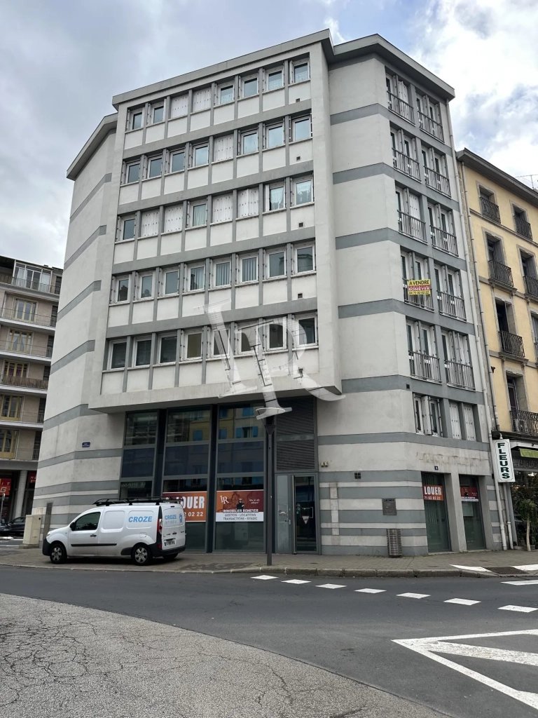 Appartement T3 spacieux au Puy-en-Velay avec vue dégagée et cave