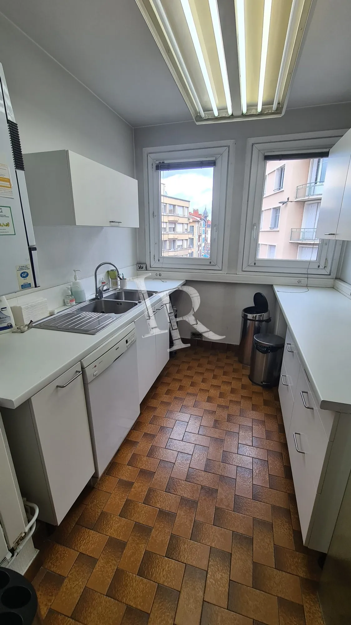 Appartement T3 spacieux au Puy-en-Velay avec vue dégagée et cave 