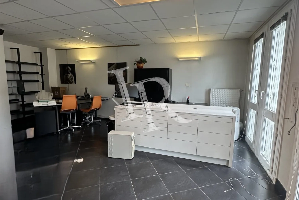 Appartement T3 spacieux au Puy-en-Velay avec vue dégagée et cave 
