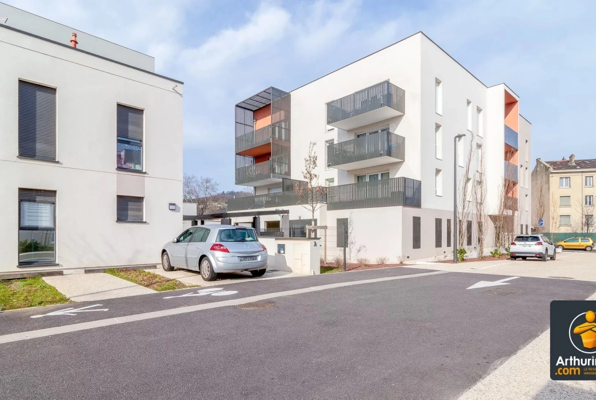 Appartement 3 pièces moderne avec balcon à Givors – Livraison 2025 