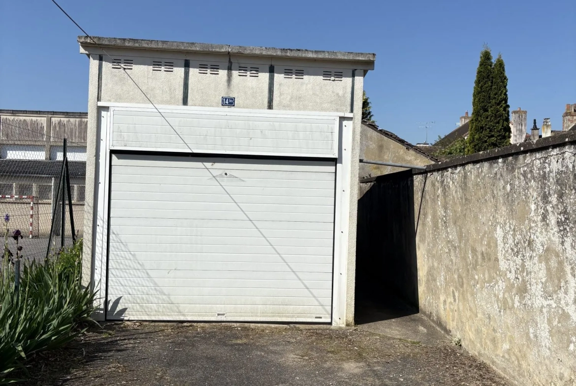 Maison à vendre à Aillières-Beauvoir - 3 chambres, terrain 400 m² 