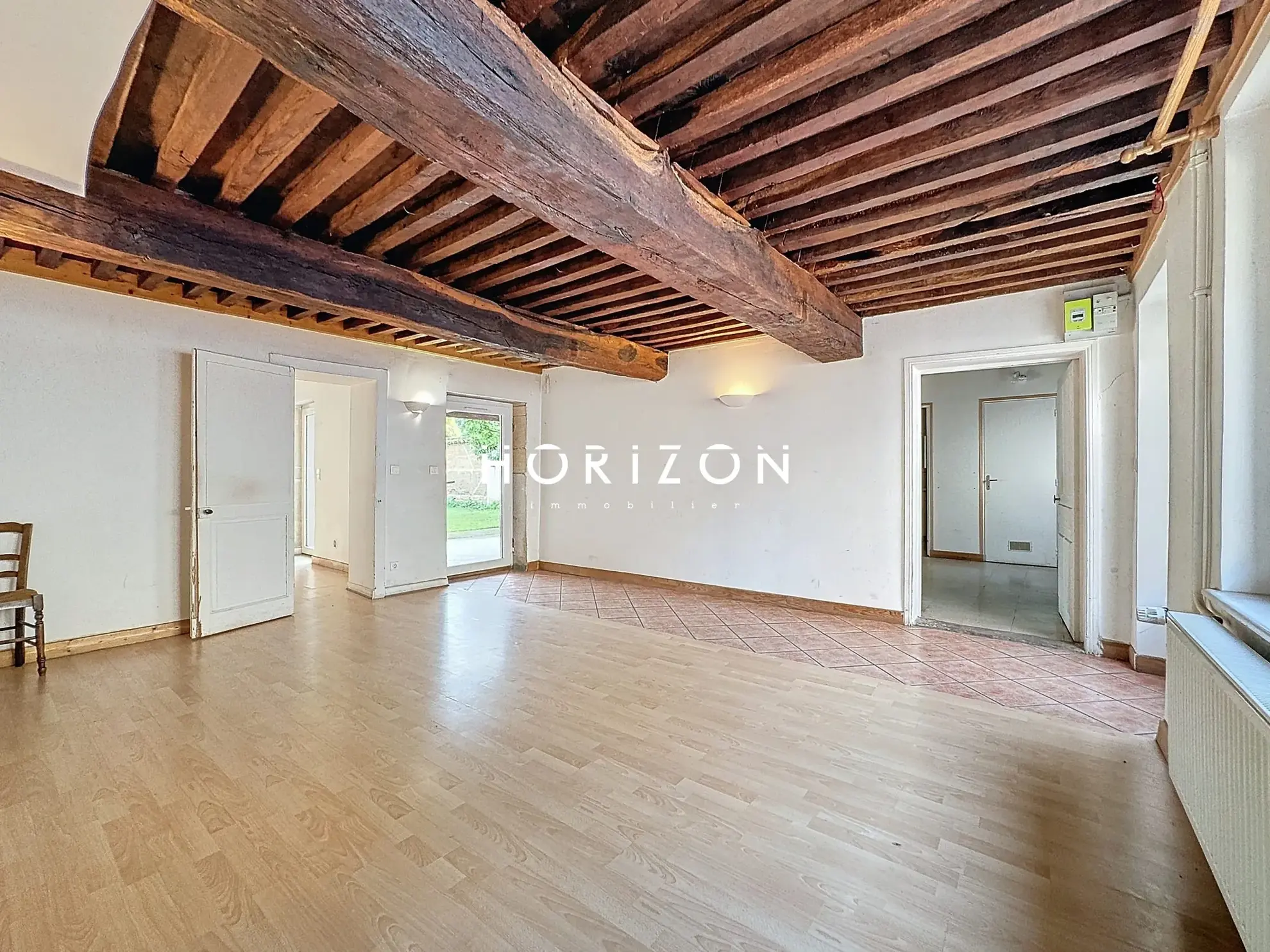 Maison de ville à Thoissey 136 m² avec jardin à rénover 