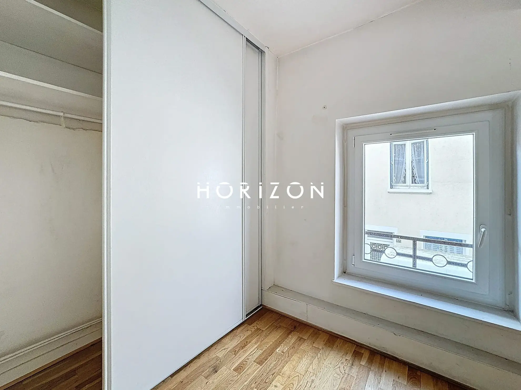 Maison de ville à Thoissey 136 m² avec jardin à rénover 