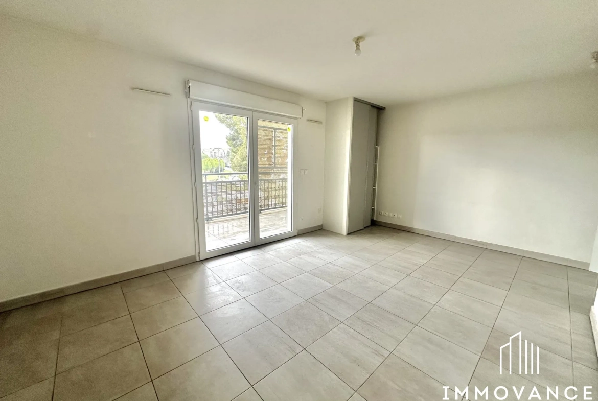 Studio à vendre à Montpellier, secteur Hôpitaux & Facultés, terrasse et parking inclus 