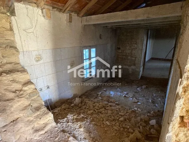 Maison ancienne à rénover avec potentiel exceptionnel à La Guerche-sur-l'Aubois 