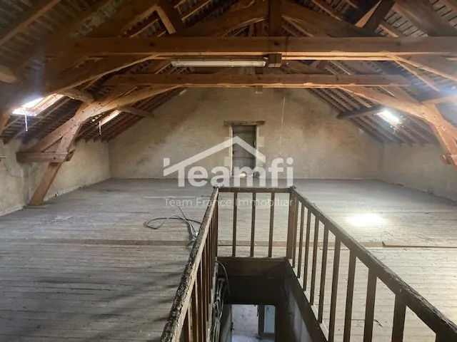 Maison ancienne à rénover avec potentiel exceptionnel à La Guerche-sur-l'Aubois 