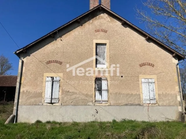Maison ancienne à rénover avec potentiel exceptionnel à La Guerche-sur-l'Aubois