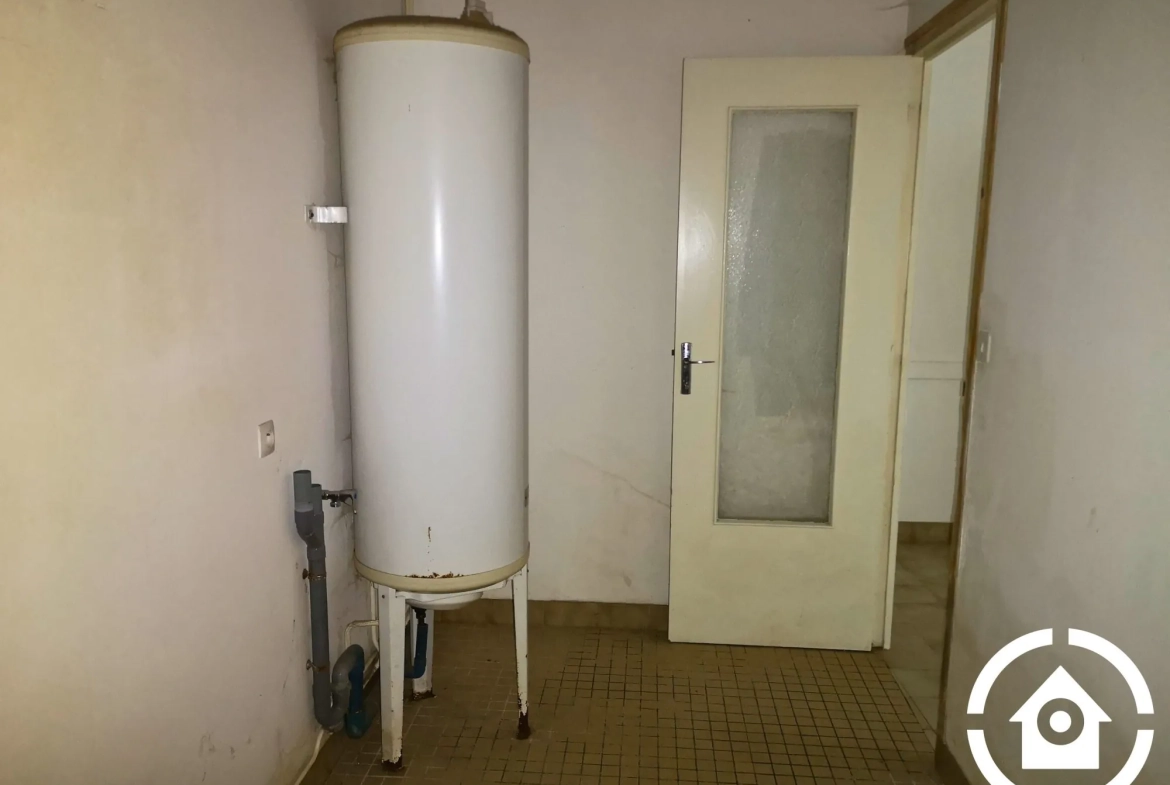 Corps de ferme à rénover avec dépendances à Saint-Cybardeaux 