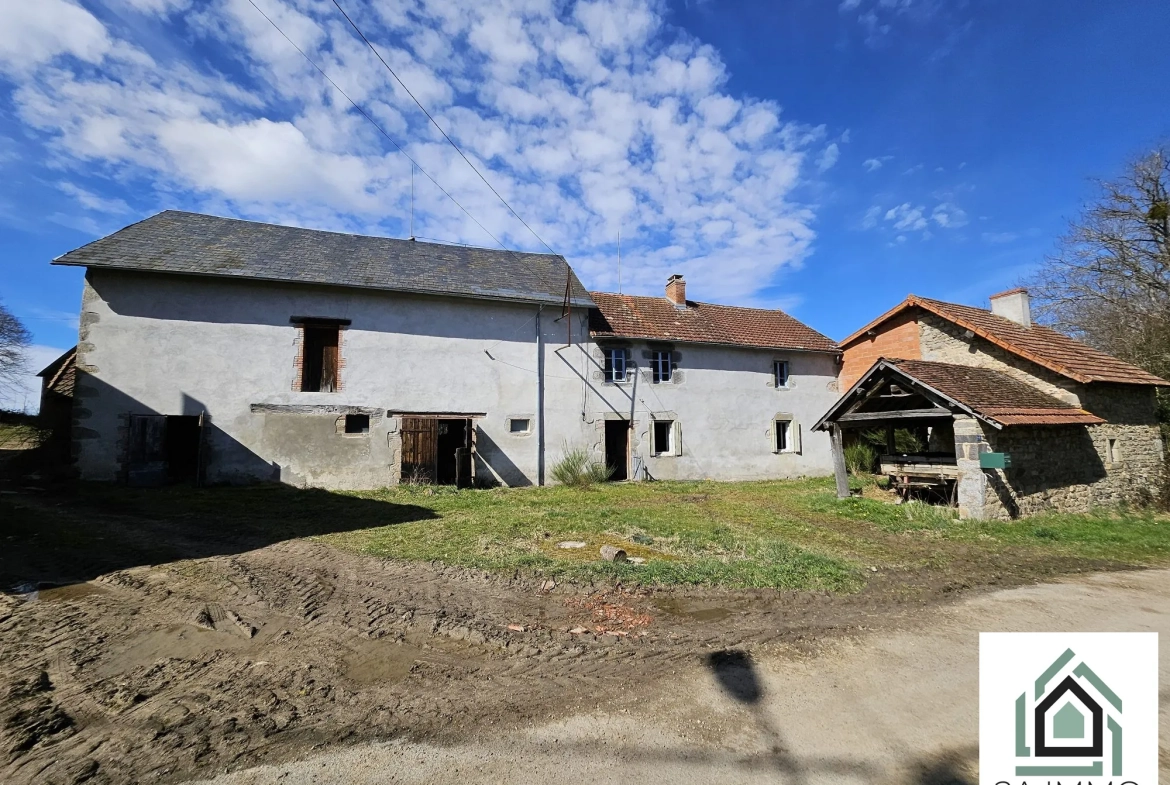 Ferme à rénover avec deux maisons et dépendances à Villosanges 
