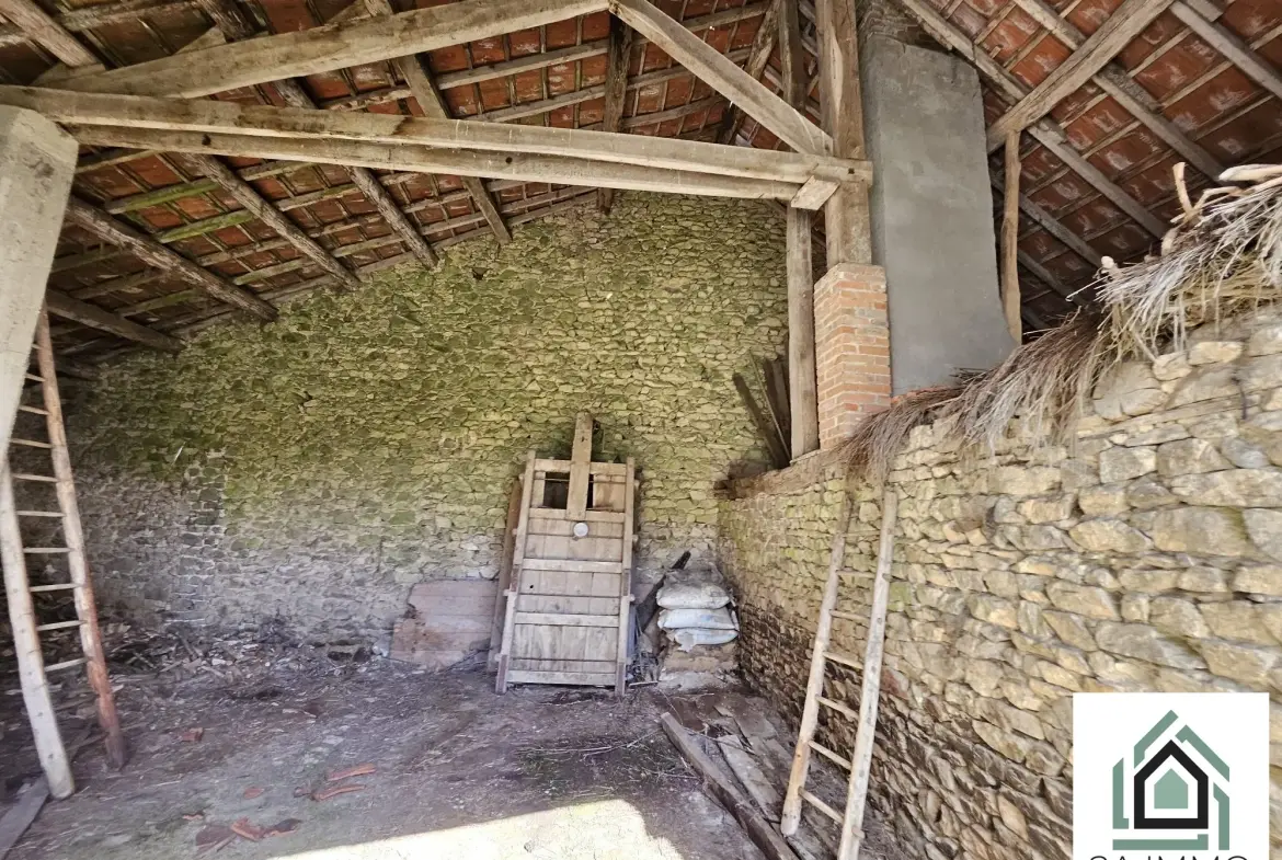 Ferme à rénover avec deux maisons et dépendances à Villosanges 