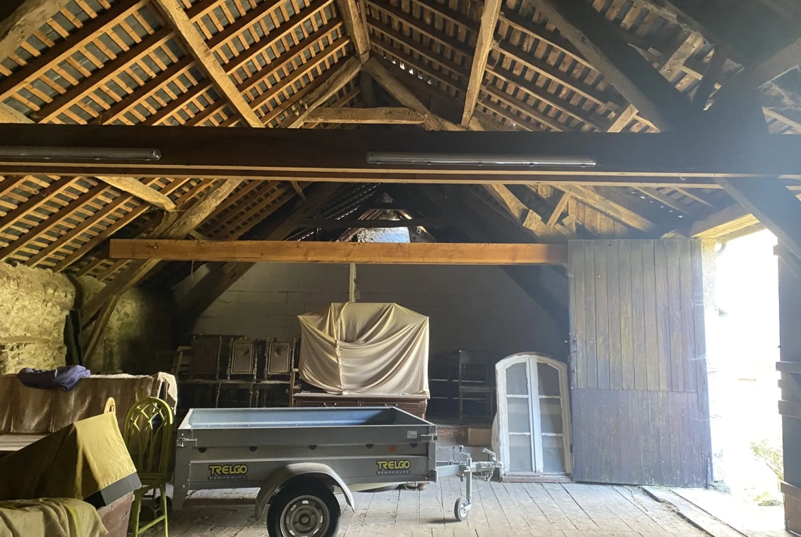 Charmante ferme avec dépendances à Bonnefond, cadre rural avec fort potentiel 