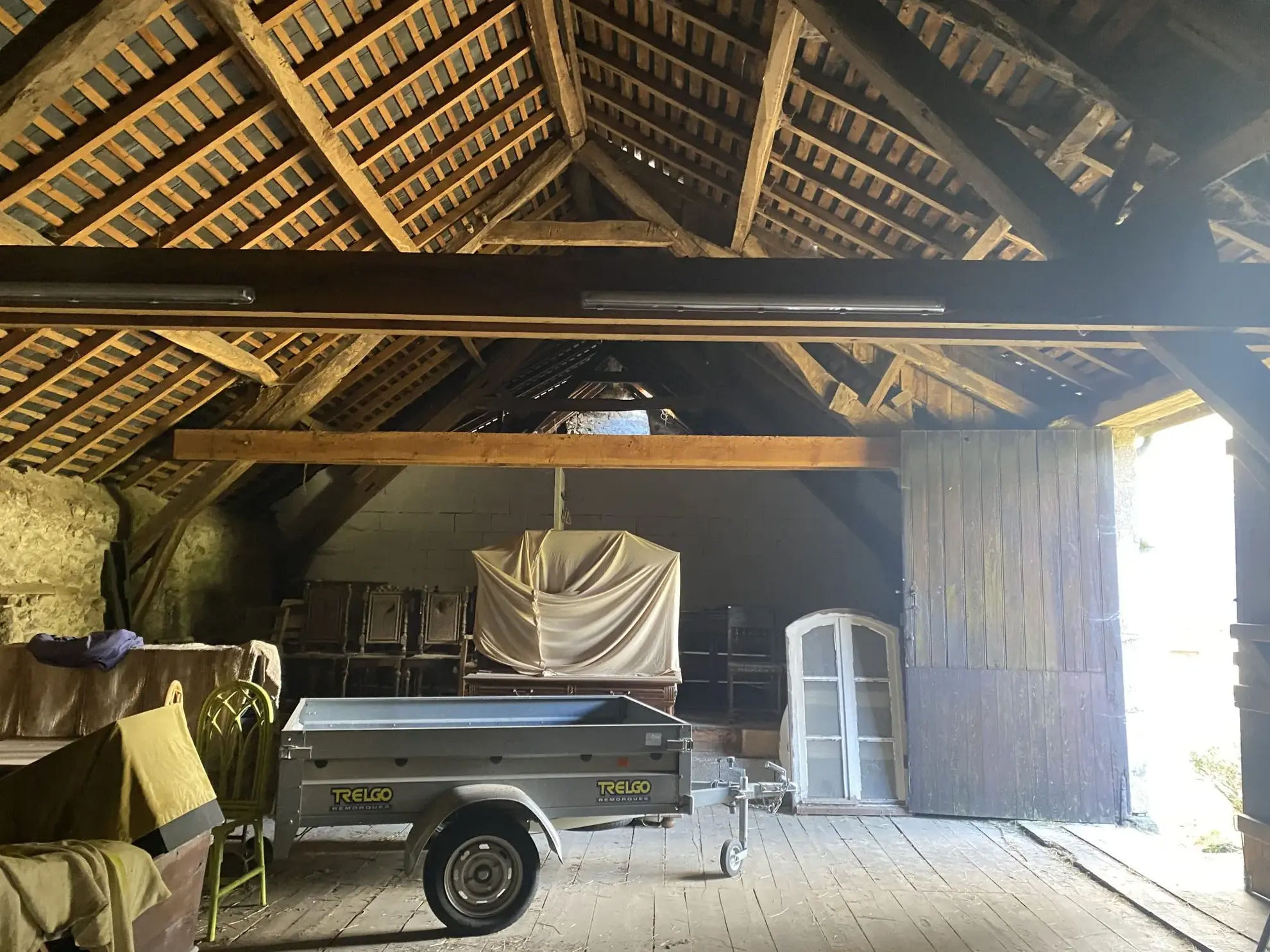 Charmante ferme avec dépendances à Bonnefond, cadre rural avec fort potentiel 
