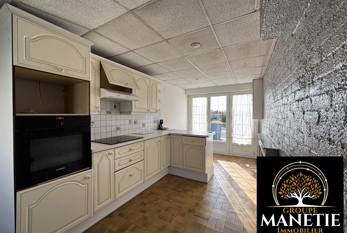 Maison familiale de 3 chambres à Arras avec garage et véranda 