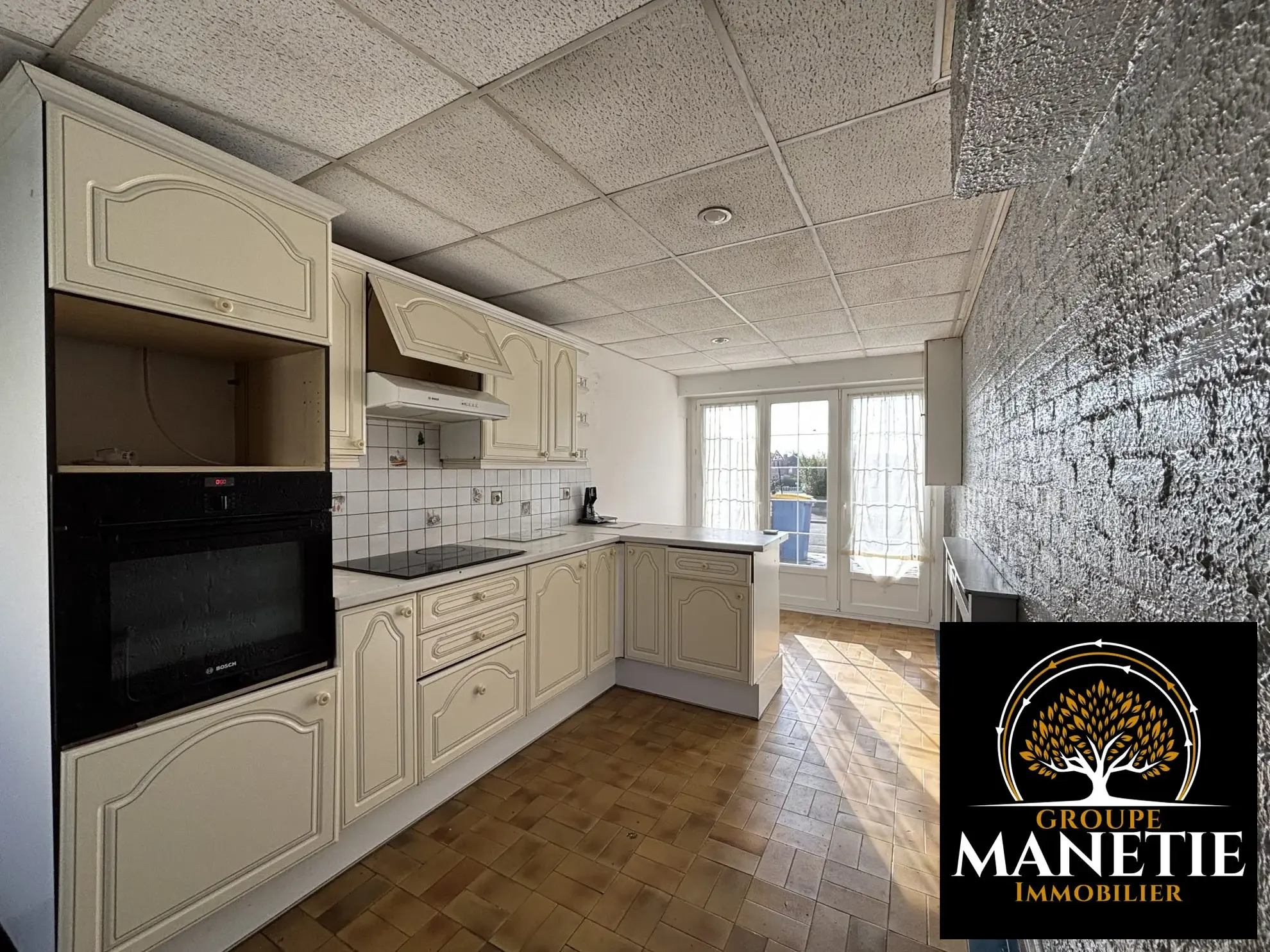 Maison familiale de 3 chambres à Arras avec garage et véranda 