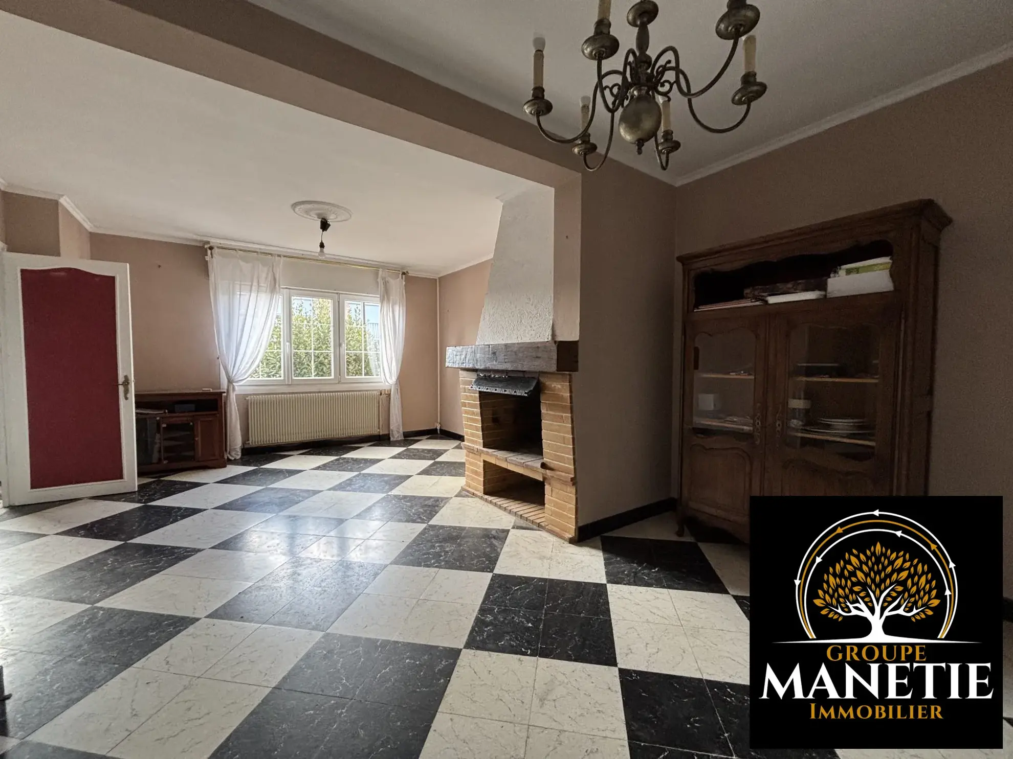 Maison familiale de 3 chambres à Arras avec garage et véranda 