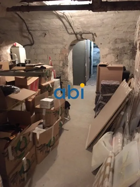 Vente de Cave Spacieuse de 80 m² dans le 9e à Paris, Idéal Stockage 