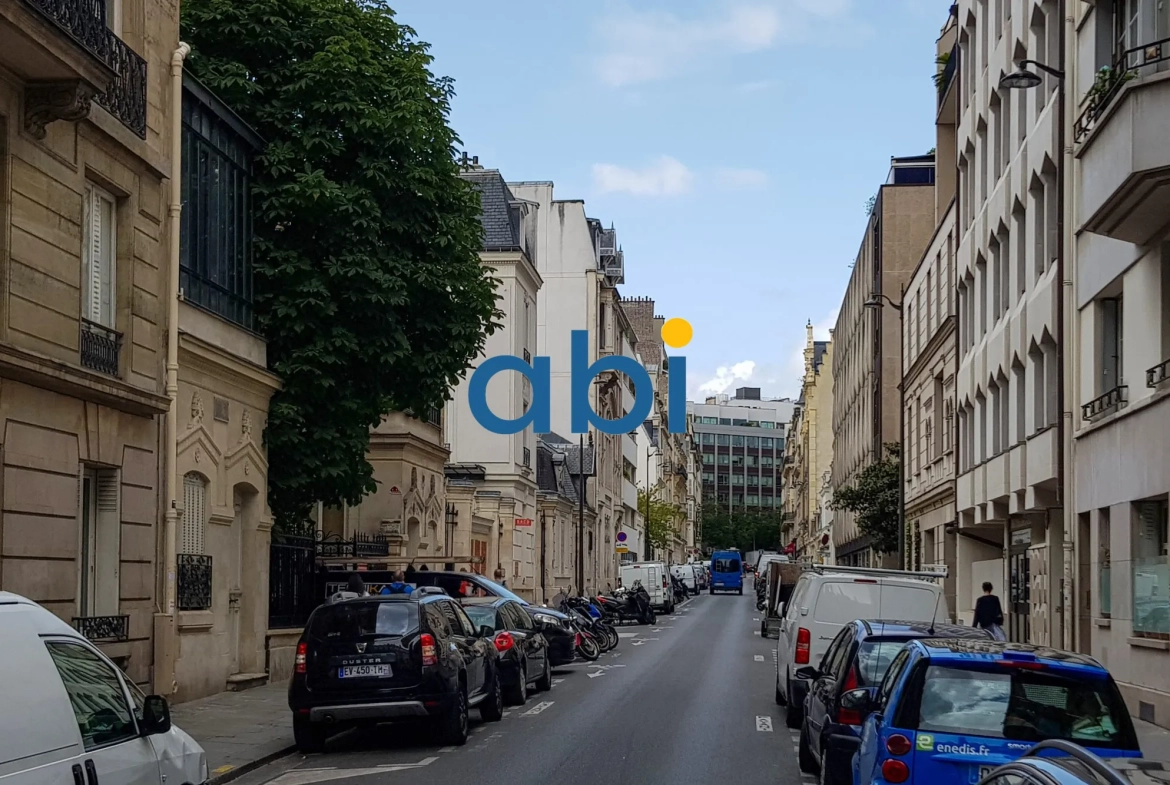 Vente de Cave Spacieuse de 80 m² dans le 9e à Paris, Idéal Stockage 