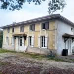 Grande maison à rénover avec vastes terrains à Courpignac (17130)