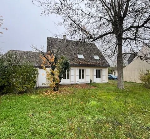 Maison 4 chambres avec jardin à Restigné - Prix attractif