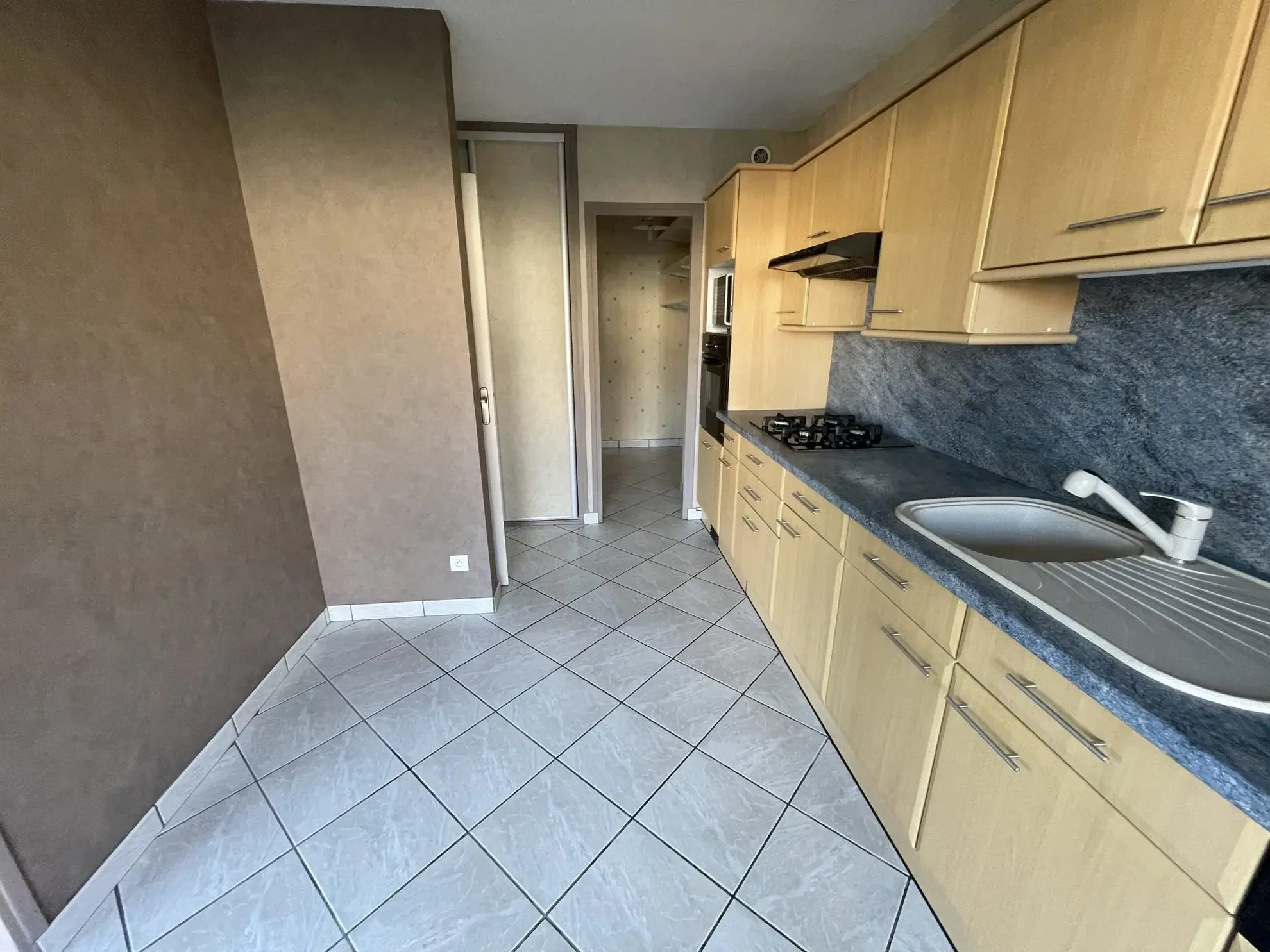 Appartement T5 à Echirolles avec balcon, vue sur le Vercors 
