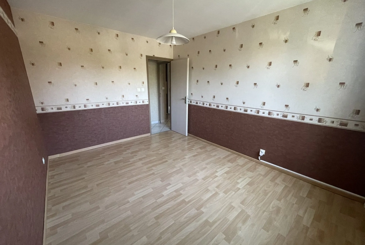 Appartement T5 à Echirolles avec balcon, vue sur le Vercors 