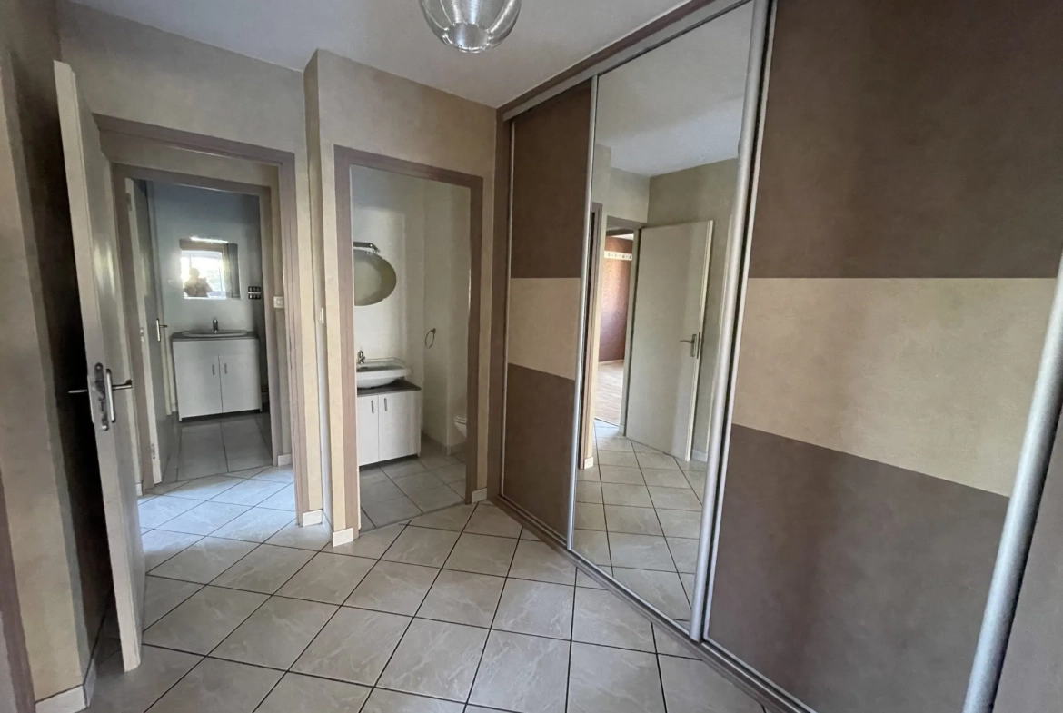 Appartement T5 à Echirolles avec balcon, vue sur le Vercors 