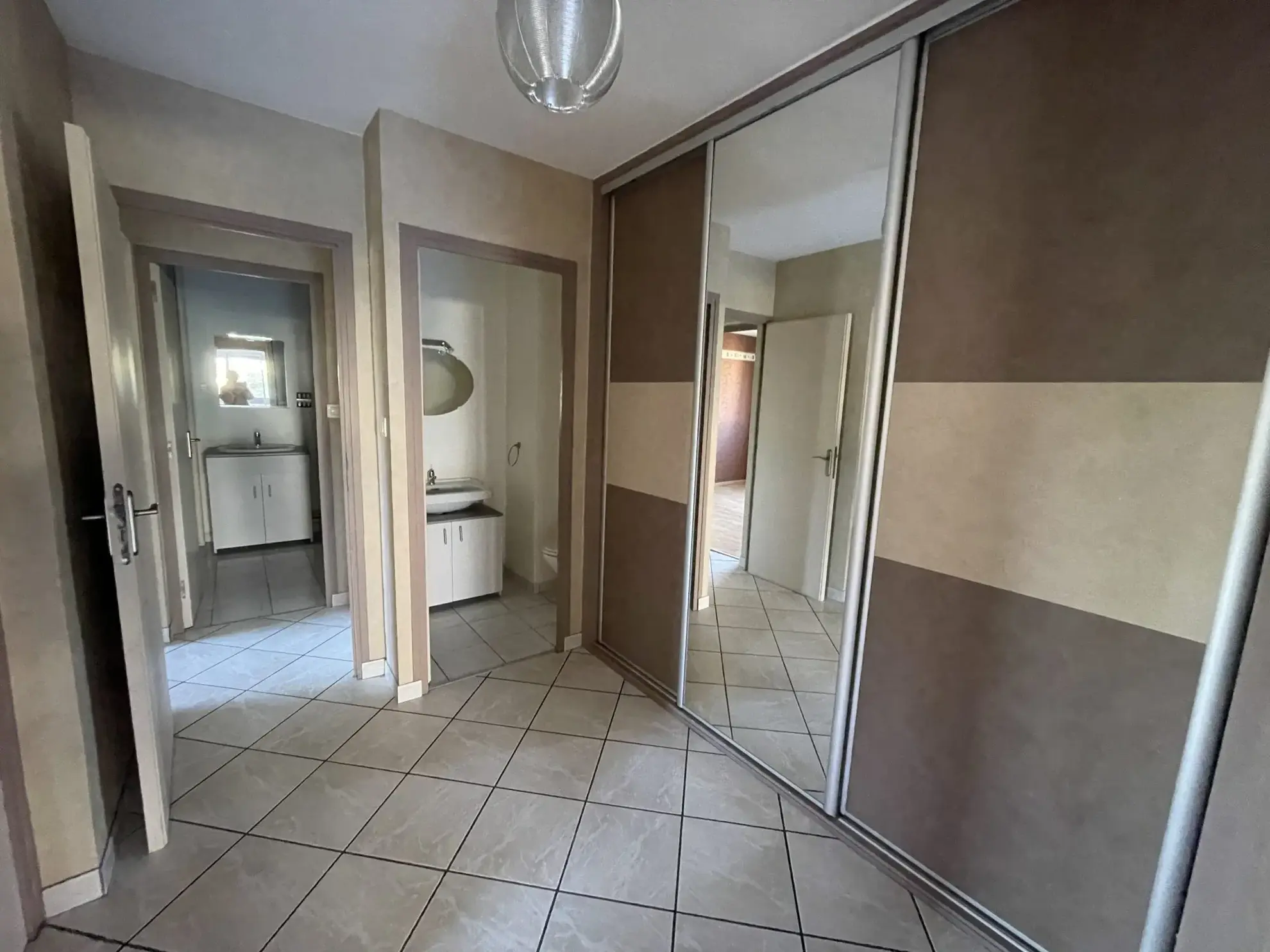 Appartement T5 à Echirolles avec balcon, vue sur le Vercors 