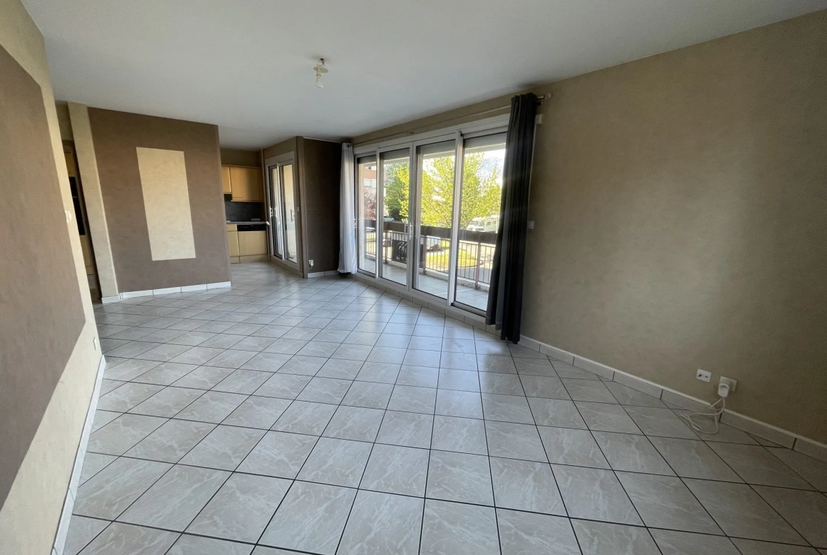 Appartement T5 à Echirolles avec balcon, vue sur le Vercors 
