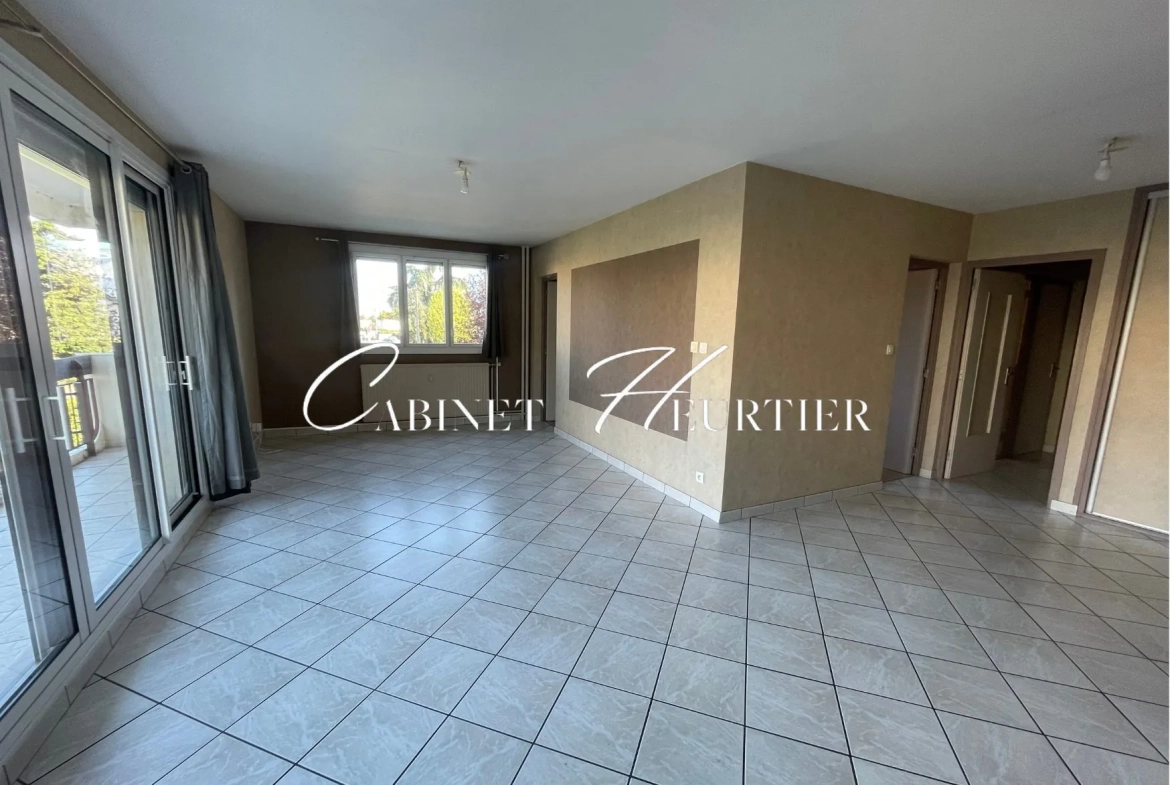 Appartement T5 à Echirolles avec balcon, vue sur le Vercors 