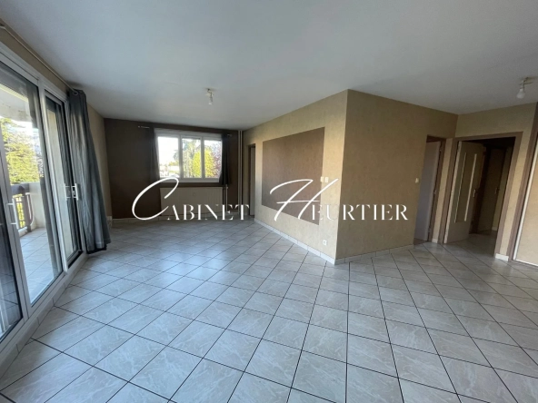 Appartement T5 à Echirolles avec balcon, vue sur le Vercors
