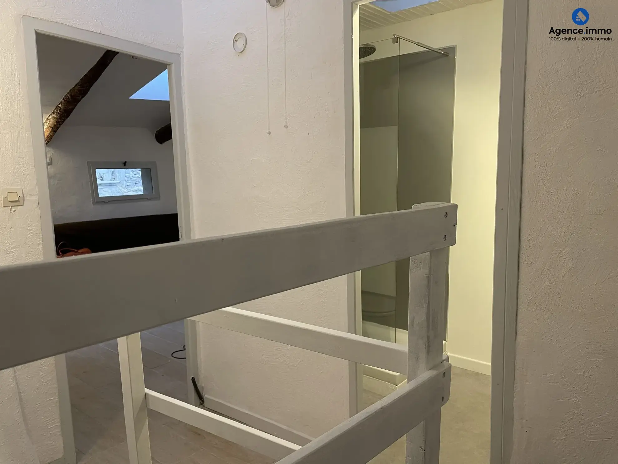 Couloir_appartement_36m²_Béziers_centre_ville Appartement T1 rénové 35,35 m² à Béziers - Dernier étage avec vue 